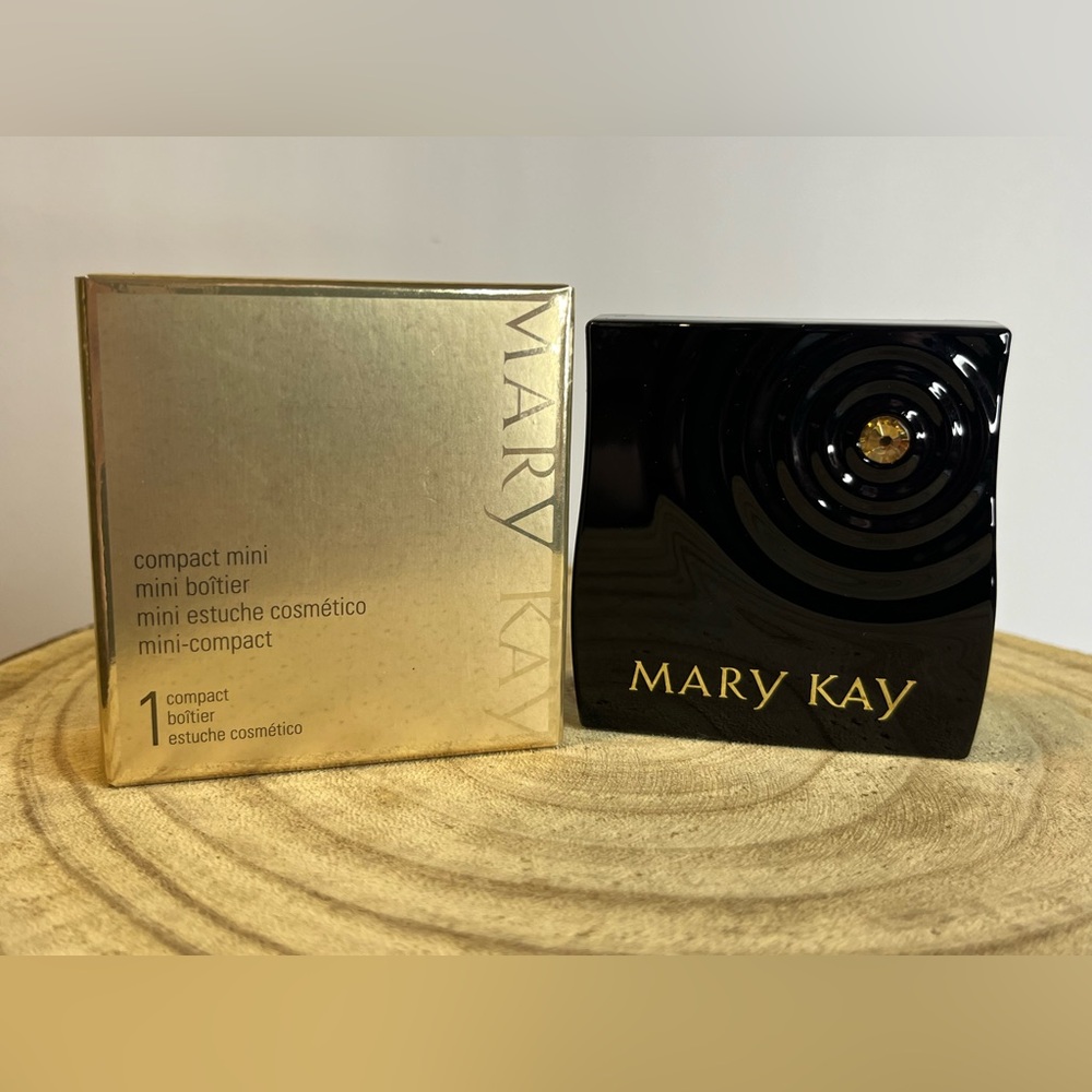 New Mary Kay Special Edition Black Compact Mini Unfilled Magnetic Topaz Stone